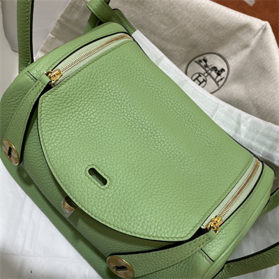 Lindy Bag Taurillon Clemence Leather 26/30CM Gold Tone Metal In Vert Criquet Color HS