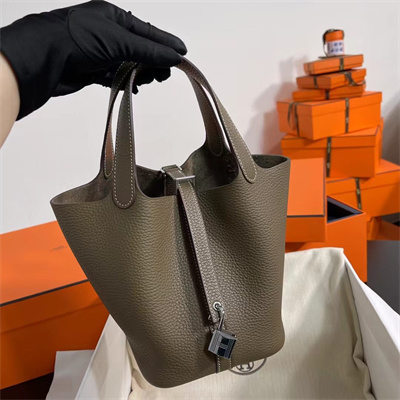 Picotin Lock Bag Togo Leather 18/22CM Gold/Silver Tone Metal In Etoupe Color HS