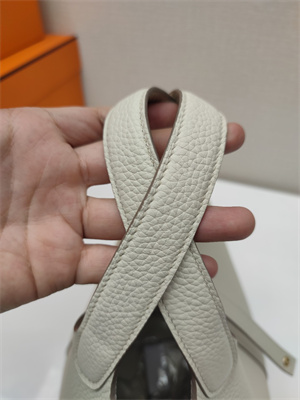 Picotin Lock Bag Togo Leather 18/22CM Gold/Silver Tone Metal In Craie Color HS