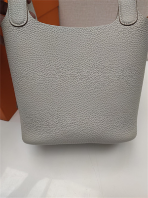 Picotin Lock Bag Togo Leather 18/22CM Gold/Silver Tone Metal In Pearl Grey Color HS