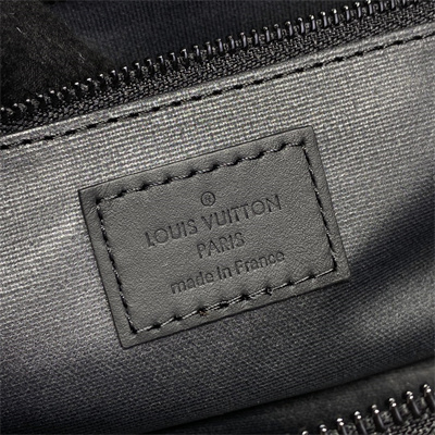 L.V Toilet Dopp Kit Pouch Taurillon Monogram Black M59478