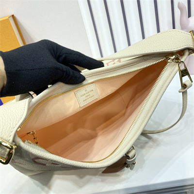 L.V CARRYALL PM Monogram Empreinte Leather Latte/Chamallow M24141