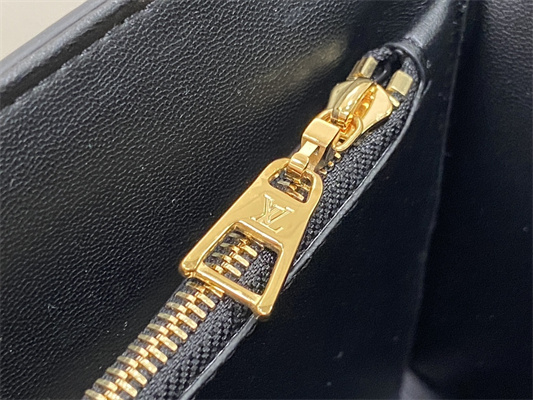 L.V Twist MM Bag With Strap EPI Leather Black M24765