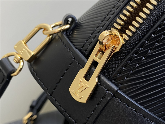 L.V Alma Backpack Epi Leather Black M25103