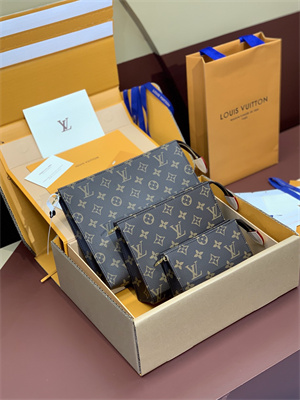 L.V Trio Toilet Pouch Monogram Canvas M47195