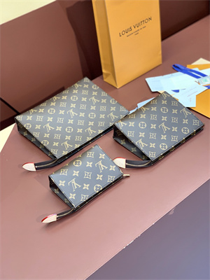 L.V Trio Toilet Pouch Monogram Canvas M47195