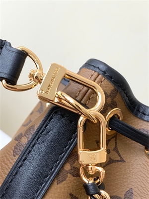 L.V Canoé Bucket Bag In Reverse Monogram Canvas Black M83480