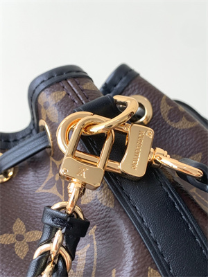 L.V Canoé Bucket Bag In Monogram Canvas Black M83480