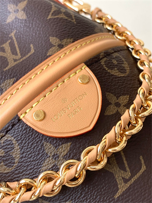 L.V Canoé Bucket Bag In Monogram Canvas Nature M83480