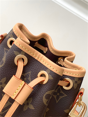 L.V Canoé Bucket Bag In Monogram Canvas Nature M83480