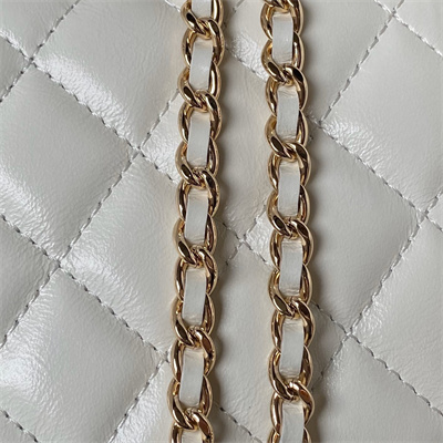 Cha.nel Clutch With Chain Shiny Crumpled Lambskin, Imitation Pearls & Gold-Tone Metal White AP3803