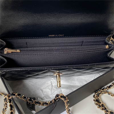 Cha.nel Clutch With Chain Shiny Crumpled Lambskin, Imitation Pearls & Gold-Tone Metal Black AP3803