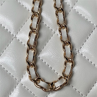 Cha.nel Vanity Case Top Handle With Chain Shiny Crumpled Lambskin, Imitation Pearls & Gold-Tone Metal White AP3804