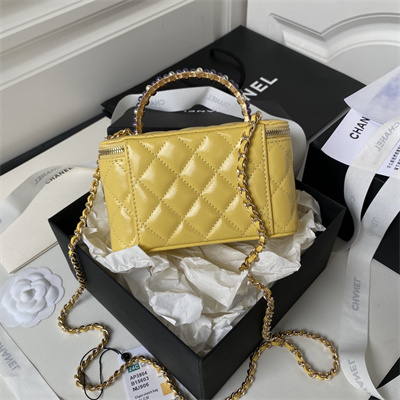 Cha.nel Vanity Case Top Handle With Chain Shiny Crumpled Lambskin, Imitation Pearls & Gold-Tone Metal Yellow AP3804