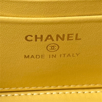 Cha.nel Vanity Case Top Handle With Chain Shiny Crumpled Lambskin, Imitation Pearls & Gold-Tone Metal Yellow AP3804