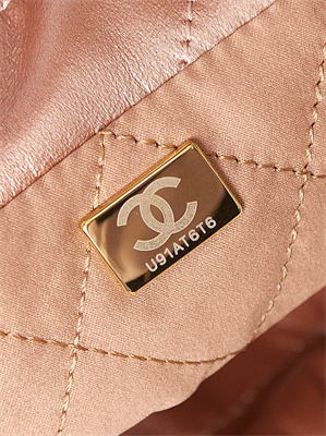 Cha.nel 22 Mini Handbag Shiny Calfskin Gold Tone Metal Copper AS3980