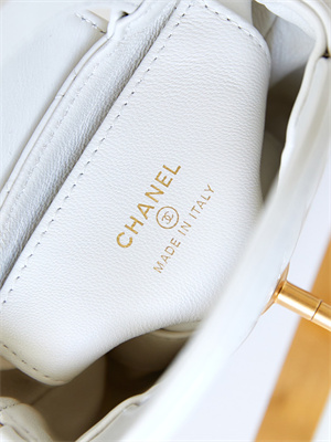 Chanel Clutch With Chain Shiny Aged Calfskin Gold-Tone Metal White AP3435