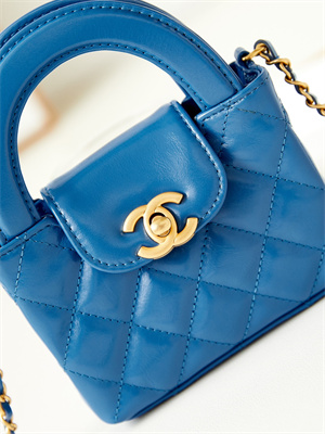 Chanel Clutch With Chain Shiny Aged Calfskin Gold-Tone Metal Blue AP3435