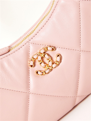 CHANEL 19 CLUTCH WITH CHAIN Shiny Lambskin, Gold-Tone, Silver-Tone & Ruthenium-Finish Metal Pink AP3763