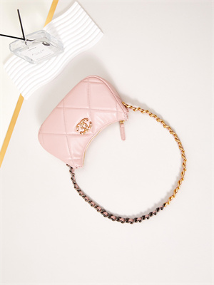 CHANEL 19 CLUTCH WITH CHAIN Shiny Lambskin, Gold-Tone, Silver-Tone & Ruthenium-Finish Metal Pink AP3763