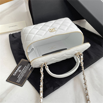 Chanel Vanity Case With Chain Lambskin Gold Tone Metal White AP2199