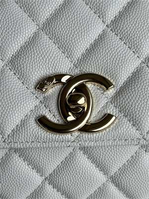 Cha.nel Large Coco Handle Bag Grained Calfskin Lt Gold Metal White A92991