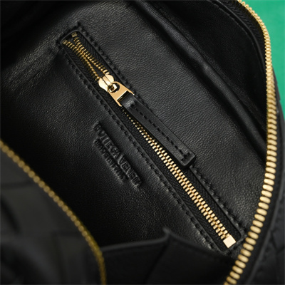 BV Small Getaway Top Handle Bag Lambskin Black