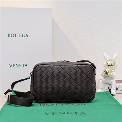 BV Small Intrecciato Camera Bag Calfskin Fondant