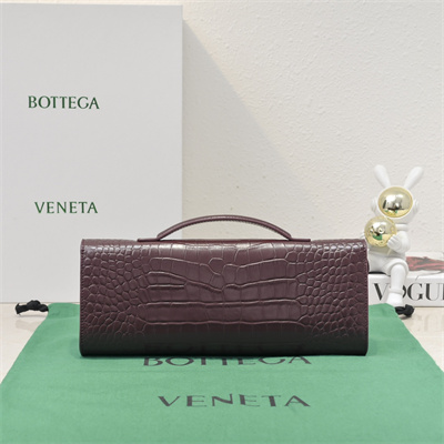 BV Long Clutch Andiamo With Handle In Crococile Leather Barolo