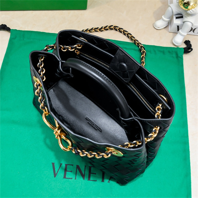 BV Small Andiamo Top handle bag With Chain Lambskin Leather Black