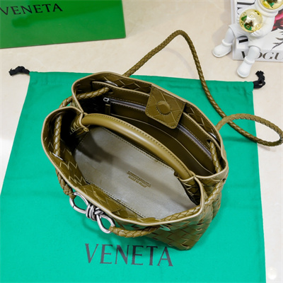 BV Small Andiamo Top handle bag Lambskin Leather Dk Praline