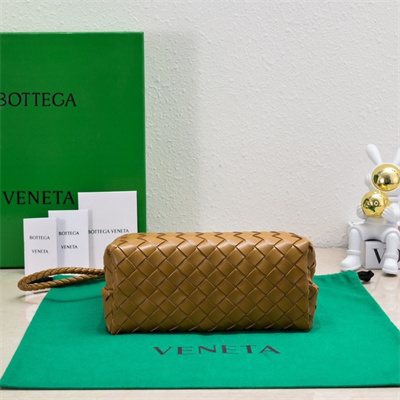 BV Small Andiamo Top handle bag Lambskin Leather Brown