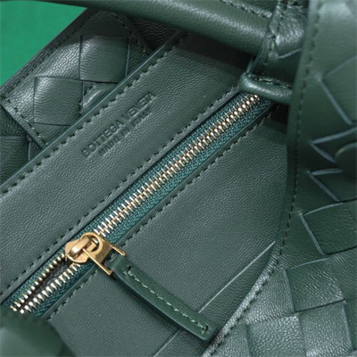 BV Small Andiamo Top handle bag Lambskin Leather Raintree