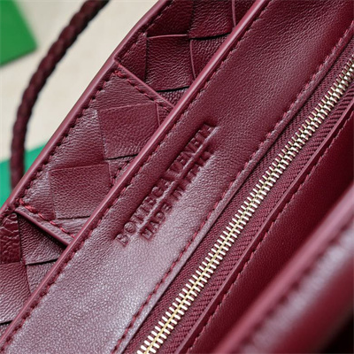 BV Medium Andiamo Top handle bag Lambskin Leather Barolo