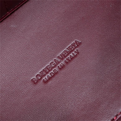 BV Medium Andiamo Top handle bag Lambskin Leather Barolo