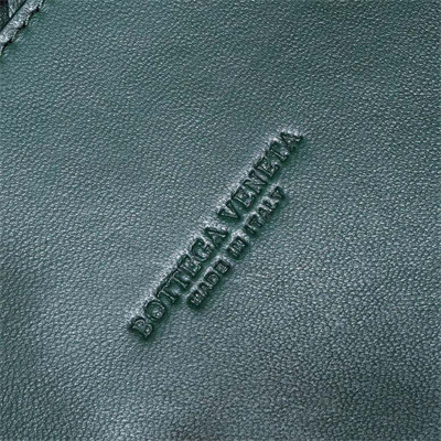 BV Medium Andiamo Top handle bag Lambskin Leather Raintree