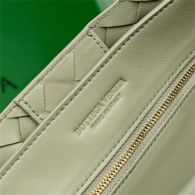 BV Large Andiamo Top handle bag Lambskin Leather Travertine