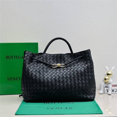 BV Large Andiamo Top handle bag Lambskin Leather Black