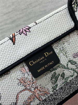 CD Medium Book Tote White Multicolor Dior Herbarium Embroidery