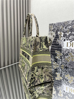 CD Medium Dioriviera Dior Book Tote Raffia with Aquamarina Toile de Jouy Sauvage Embroidery Yellow