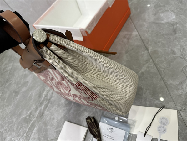 Her.mes Herbag 31 Canvas and Calfskin With Printing
