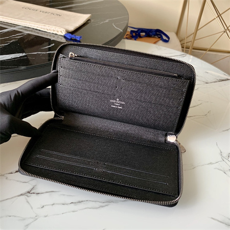 LV  Zippy Organiser In Monogram Eclipse M62581