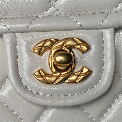 Chanel Vintage Medium Classic Flap Bag Lambskin Gold Tone Metal White AS3586