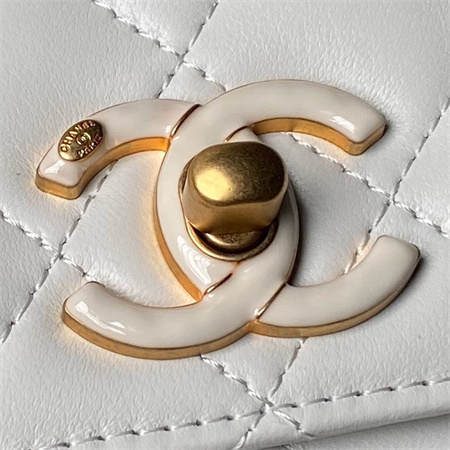 Chanel Wallet On Chain Shiny Lambskin, Enamel & Gold-Tone Metal White AP3938