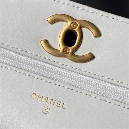 Chanel Wallet On Chain Shiny Lambskin, Enamel & Gold-Tone Metal White AP3938
