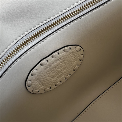 Fen.di BaguetteSelleria bag with 612 hand-sewn topstitches