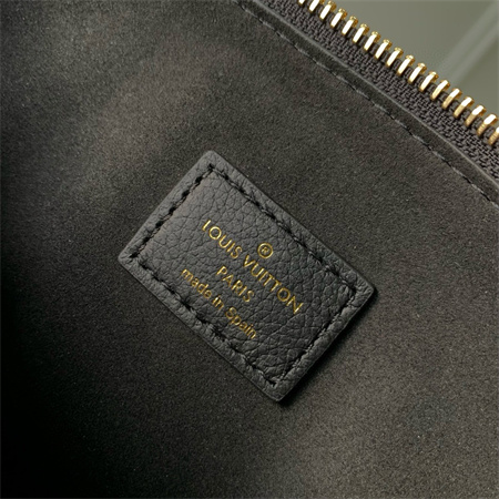 L.V Low Key Bumbag Calfskin Black M11429