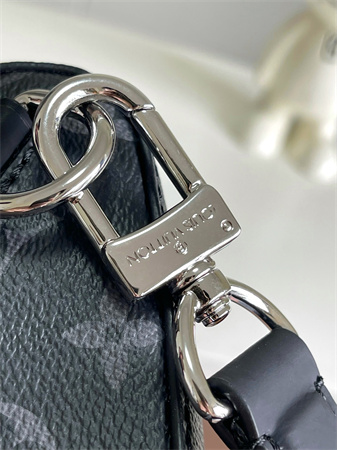 L.V Avenue Slingbag PM Monogram Eclipse coated canvas M47137