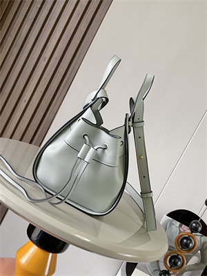 Mini Hammock drawstring in classic calfskin