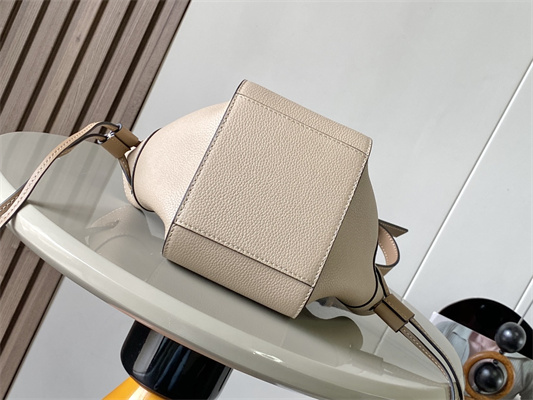 Mini Hammock drawstring in Soft Grained calfskin